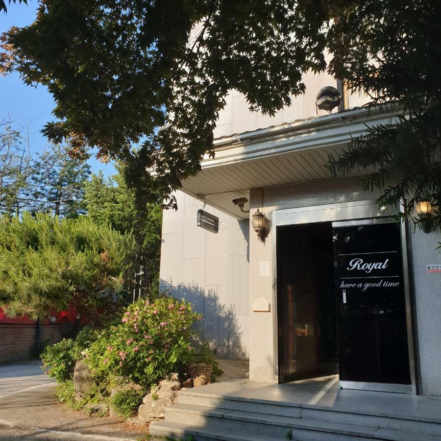 Отель Pocheon Royal Экстерьер фото