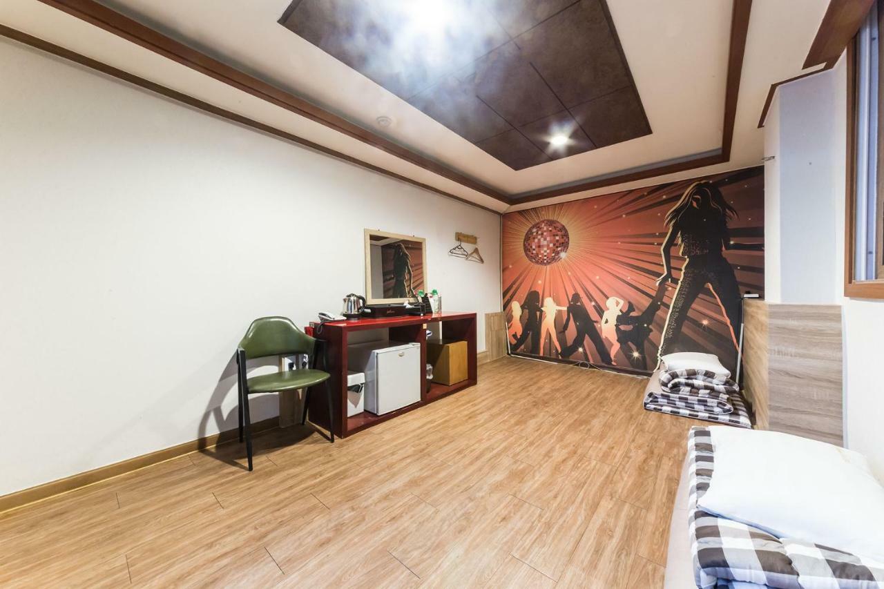 Отель Pocheon Royal Экстерьер фото