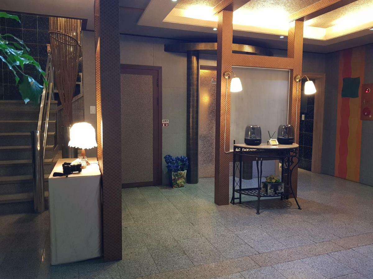 Отель Pocheon Royal Экстерьер фото